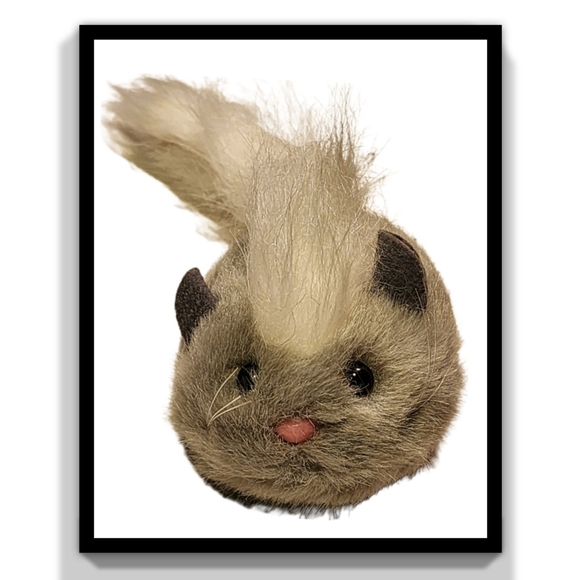 Skedaddles Mouse Cat Toy with Free Calming Diffuser Plug-in - Picture 2 of 14